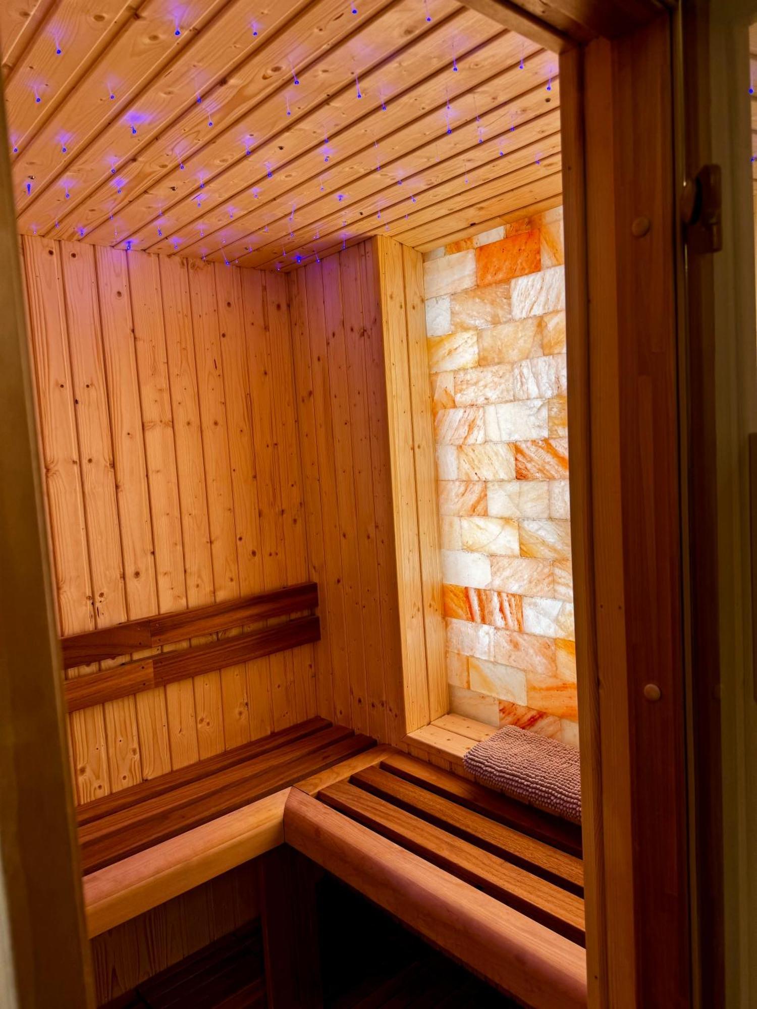 Jacuzzi Royal Suite Budapest Bagian luar foto