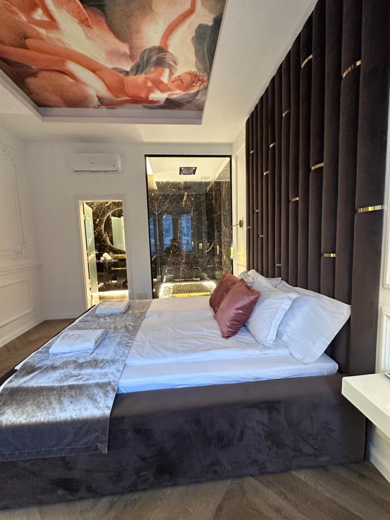 Jacuzzi Royal Suite Budapest Bagian luar foto