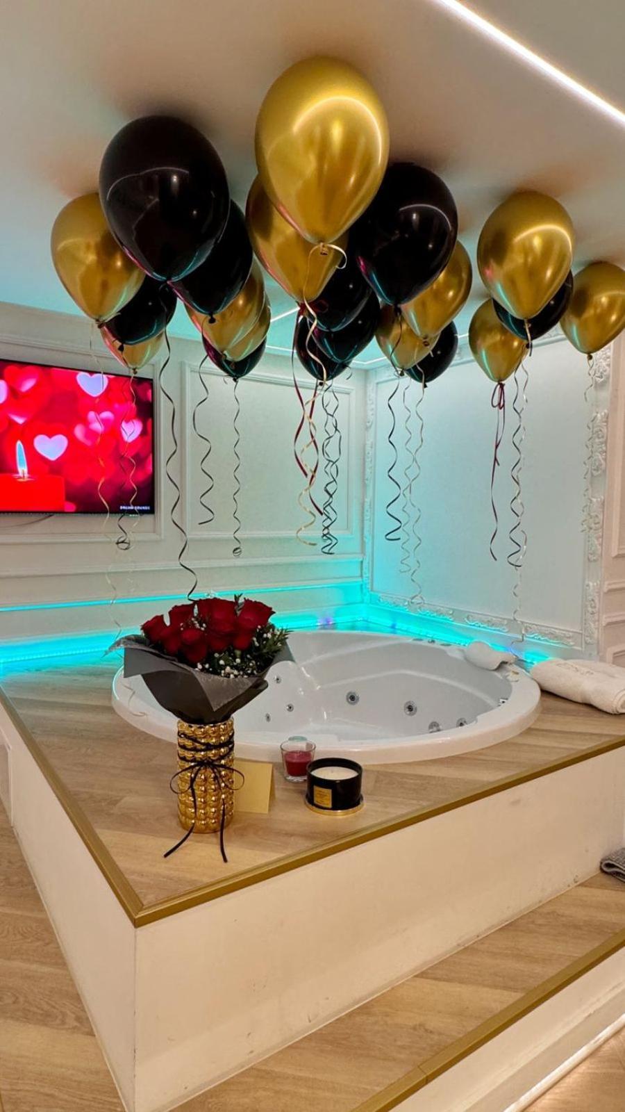 Jacuzzi Royal Suite Budapest Bagian luar foto